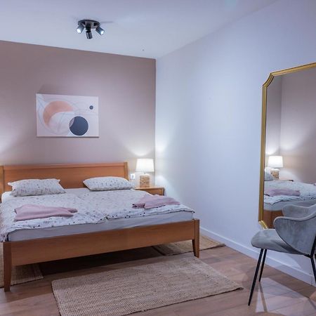 Apartman Rose-2025 Renovated Garden View Poreč Eksteriør bilde