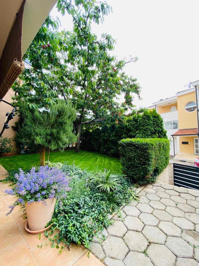 Apartman Rose-2025 Renovated Garden View Poreč Eksteriør bilde